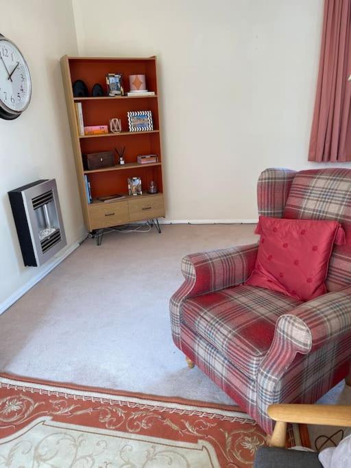 Centre Of Town House 3 Bedrooms Sleeps 5 And Infant Free Onsite Parking 2 Cars King's Lynn Extérieur photo